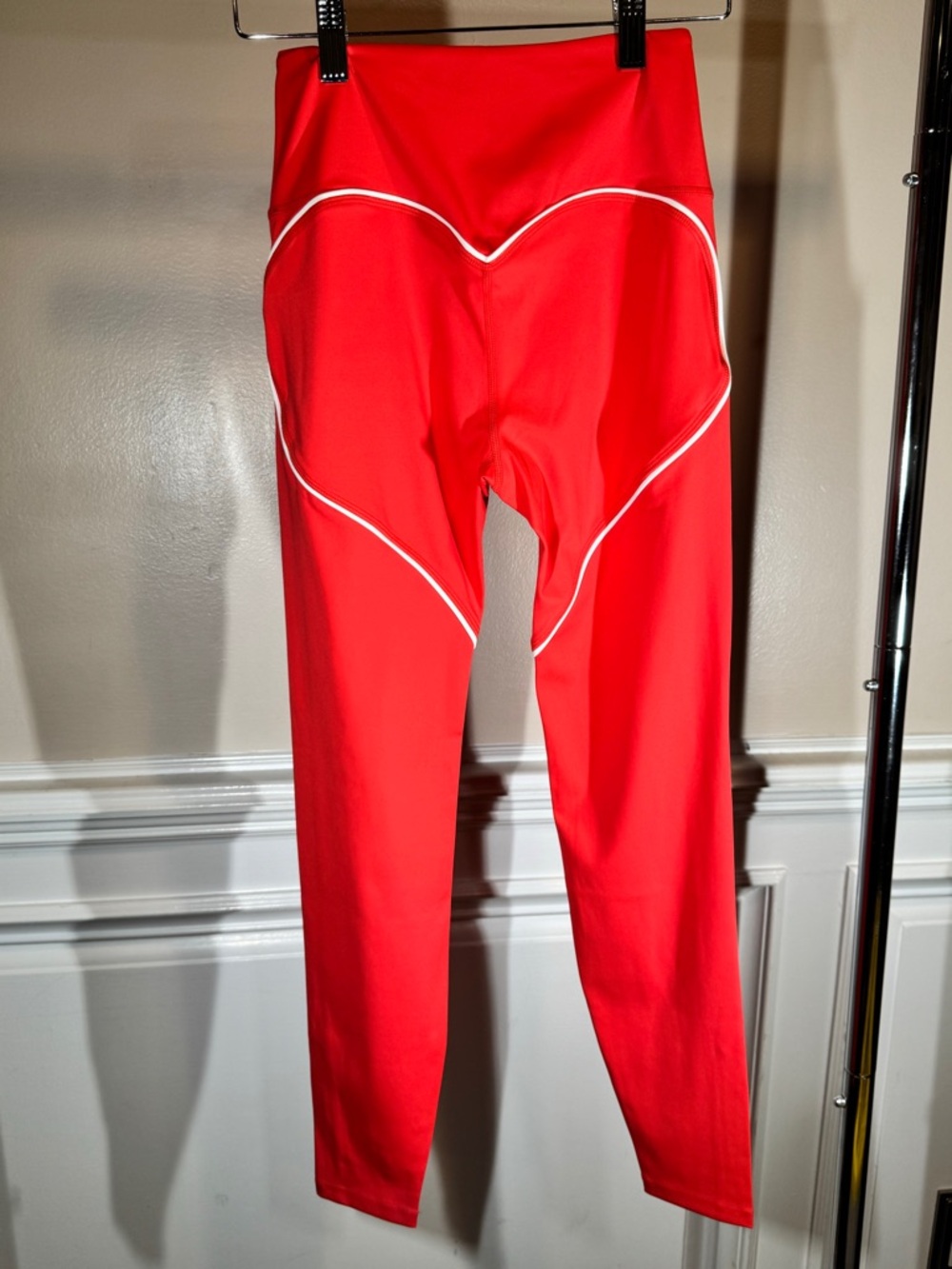 High-Rise Red Heart-Detail Leggings